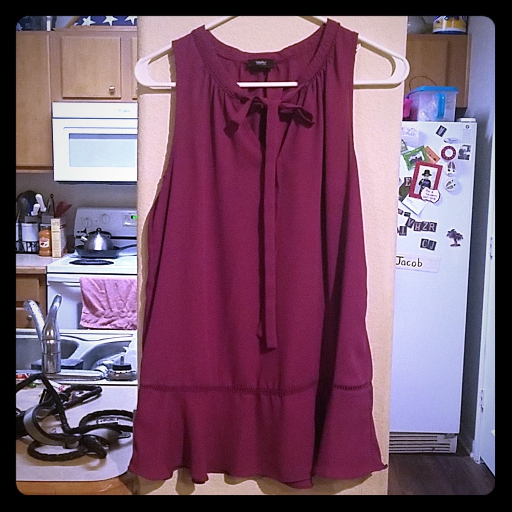 Mossimo sleeveless blouse
